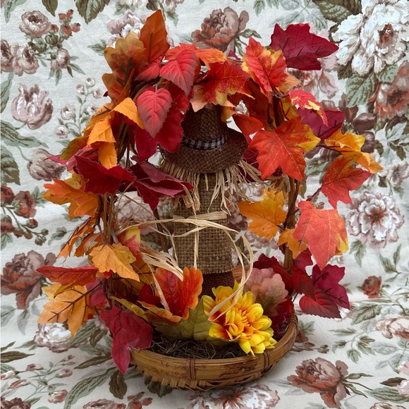 Scarecrow Fall Centerpiece - Picture 5 of 13